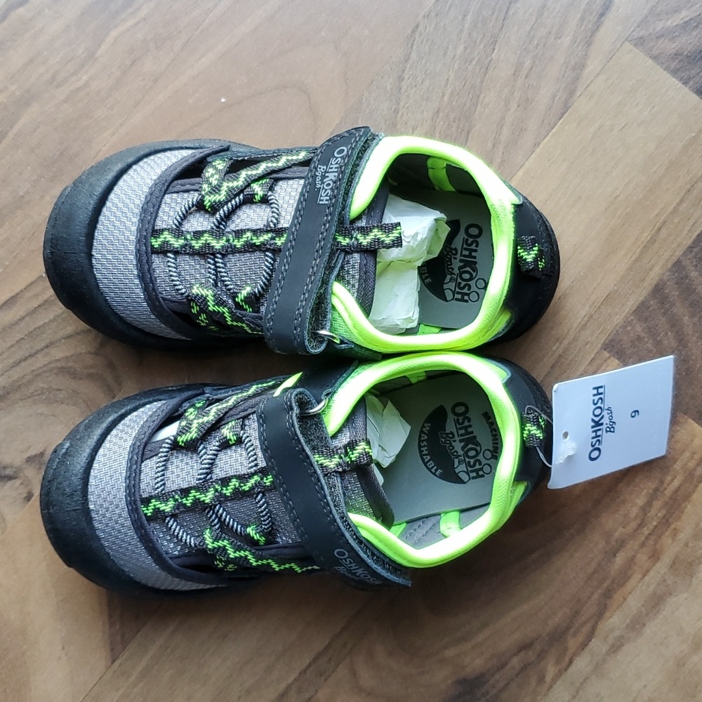 NWT Oshkosh Sandals